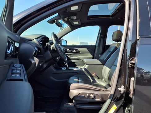 Used 2023 Chevrolet Traverse RS AWD/4WD image 29
