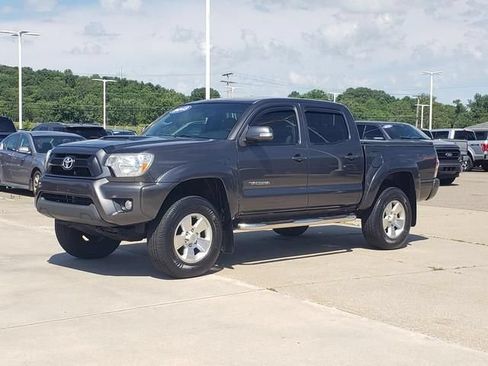 Used 2013 Toyota Tacoma 4x4 Double Cab w/ TRD Sport Pkg image 9