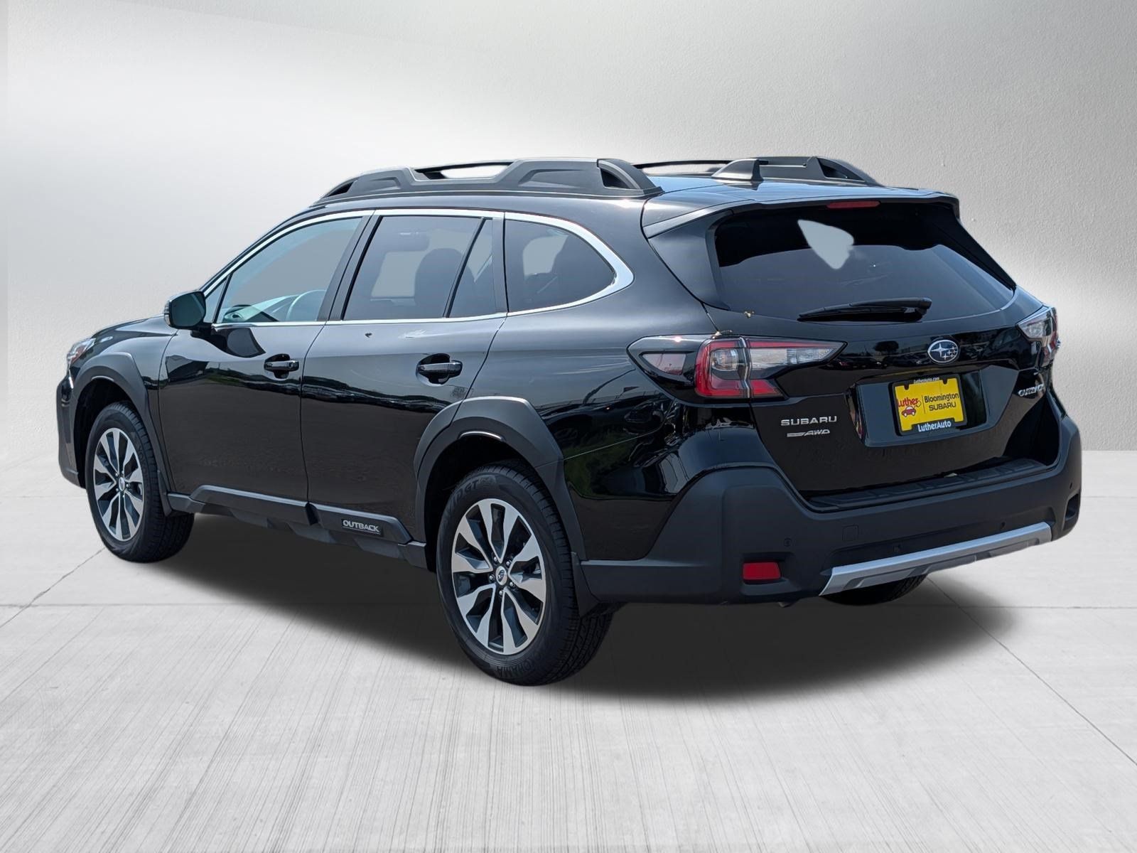 Used 2025 Subaru Outback Limited w/ Popular Package #2 AWD/4WD image 5