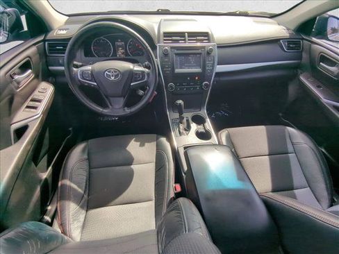 Used 2016 Toyota Camry SE image 16