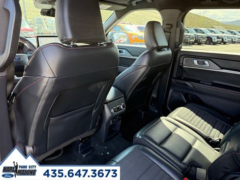 Used 2025 Ford Explorer ST-Line w/ ST-Line Street Pack AWD/4WD image 28