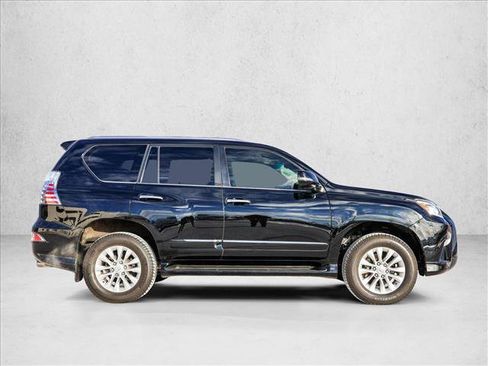 Used 2017 Lexus GX 460 Premium image 4