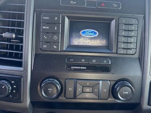 Used 2020 Ford F250 XL w/ Power Equipment Group AWD/4WD image 3