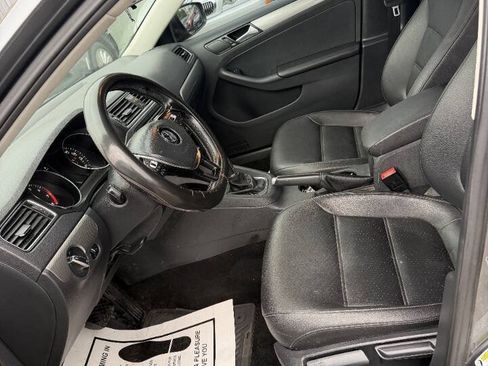 Used 2018 Volkswagen Jetta SE FWD image 12