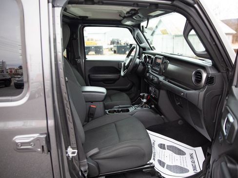 Used 2023 Jeep Gladiator Sport image 23