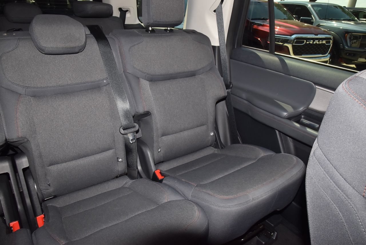 Used 2025 Ford Expedition Active RWD image 22