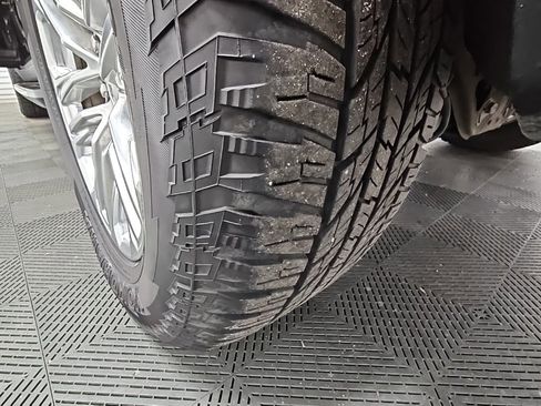 Used 2022 GMC Yukon XL SLT image 45