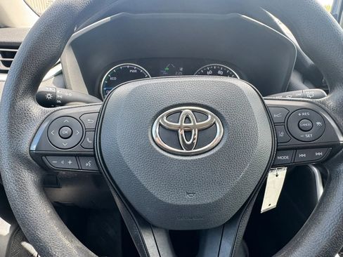 Used 2021 Toyota RAV4 LE AWD/4WD image 20