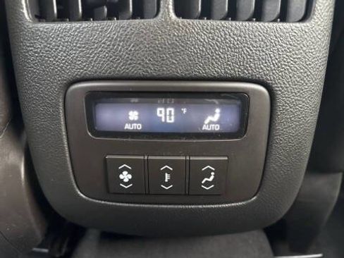 Used 2007 Cadillac DTS Luxury I w/ Sun And Sound Package image 30