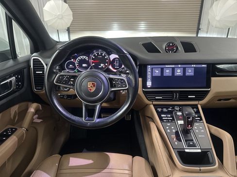 Used 2019 Porsche Cayenne S image 22