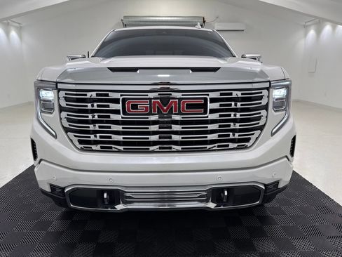 Used 2024 GMC Sierra 1500 Denali w/ Denali Reserve Package AWD/4WD image 2