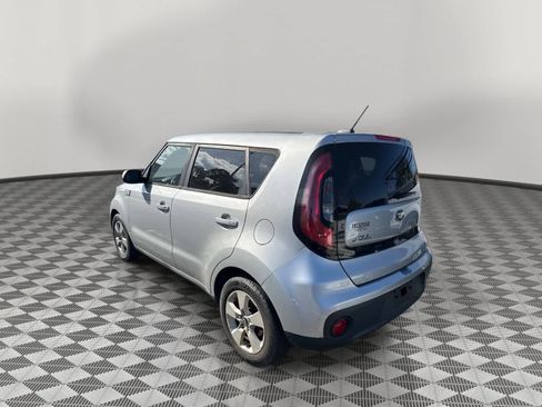 Used 2017 Kia Soul FWD image 3