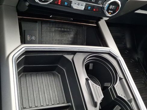 Used 2022 Ford F350 Lariat w/ Black Appearance Package image 27