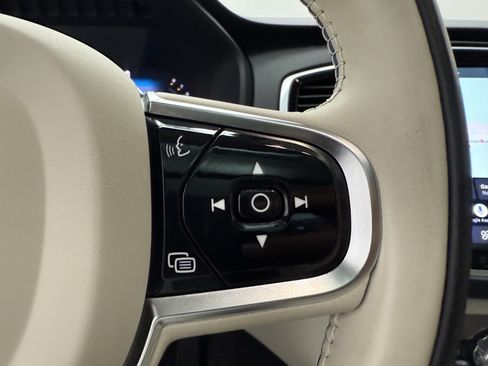 Certified 2023 Volvo XC90 B5 Plus w/ Protection Package Premier AWD/4WD image 17