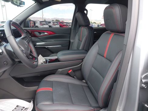 Used 2025 Chevrolet Traverse RS w/ LPO, Floor Liner Package AWD/4WD image 21