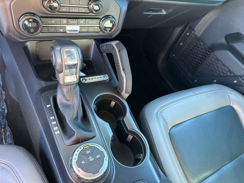 Used 2024 Ford Bronco Outer Banks AWD/4WD image 35
