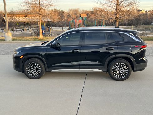 Certified 2025 Volkswagen Tiguan S image 7