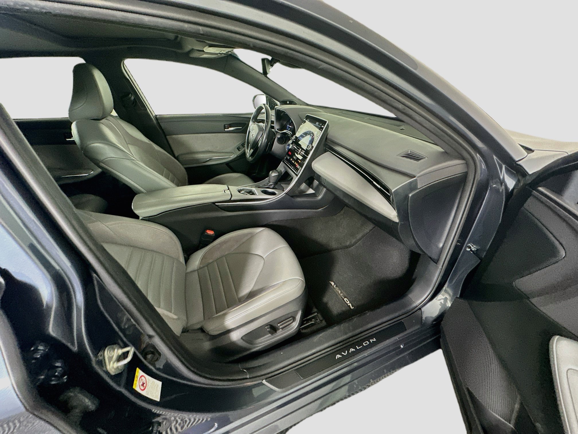 Used 2019 Toyota Avalon XSE w/ Preferred Accessory Package FWD image 29