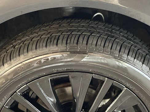 Used 2024 Toyota Venza Nightshade image 12