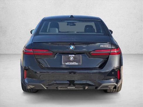 Used 2026 BMW 530i w/ M Sport Package image 8