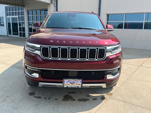 Used 2022 Jeep Wagoneer Series III w/ Flexible Seating Group AWD/4WD image 2