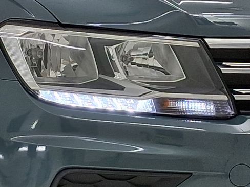 Used 2019 Volkswagen Tiguan SEL image 9