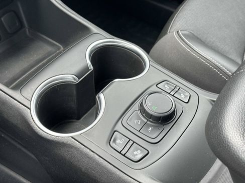 Certified 2022 GMC Terrain SLT FWD image 30