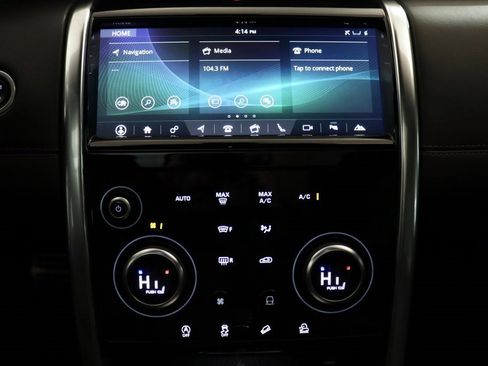 Used 2020 Land Rover Discovery Sport SE R-Dynamic image 18