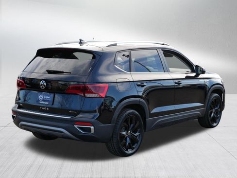 Certified 2023 Volkswagen Taos SE w/ Panoramic Sunroof Package image 7