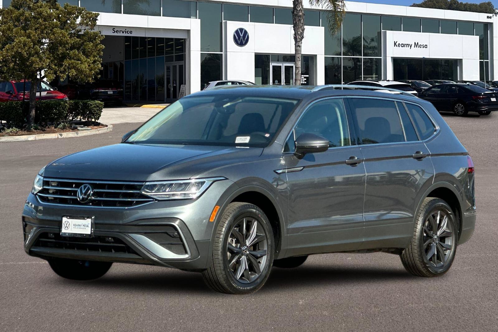 Used 2023 Volkswagen Tiguan SE FWD image 8