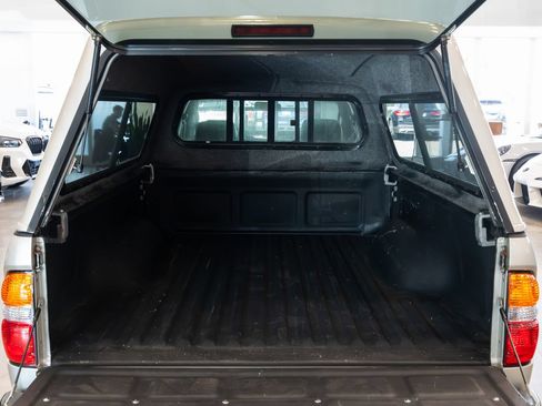 Used 2004 Toyota Tacoma 2WD Xtracab image 8