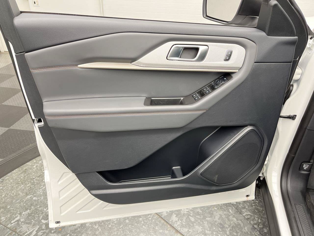 New 2026 Ford Explorer Active w/ Active Comfort Package AWD/4WD image 8