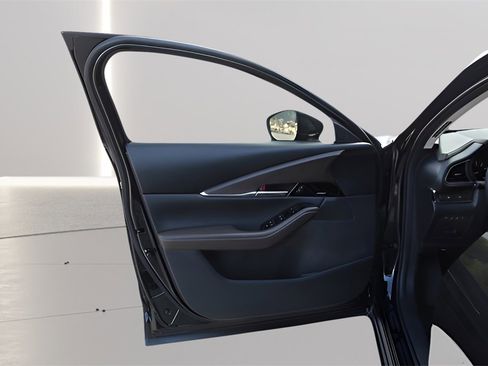 Used 2025 MAZDA CX-30 2.5 Turbo w/ Premium Package image 12