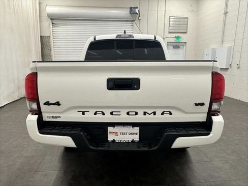 Certified 2022 Toyota Tacoma SR AWD/4WD image 7