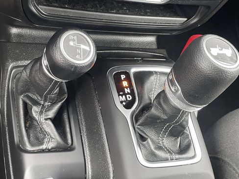 Used 2024 Jeep Wrangler Unlimited Sport AWD/4WD image 13