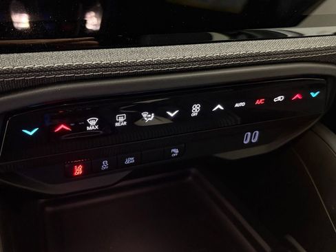 New 2026 Jeep Cherokee Laredo AWD/4WD image 28