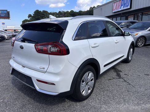 Used 2017 Kia Niro LX image 9
