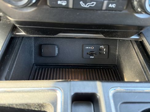 Used 2015 Ford F150 XLT w/ Equipment Group 302A Luxury image 21