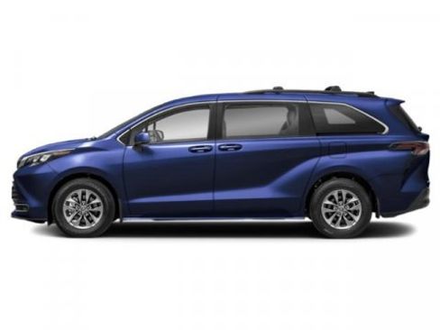 New 2026 Toyota Sienna LE FWD image 3