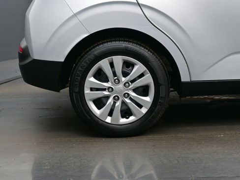 Used 2020 Kia Soul LX image 9