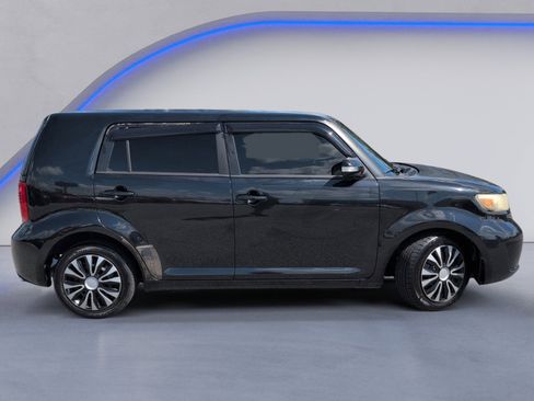 Used 2009 Scion xB FWD image 3