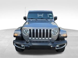 Used 2018 Jeep Wrangler Unlimited Sahara AWD/4WD video 2
