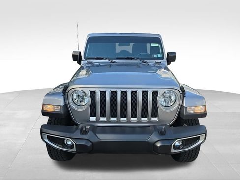 Used 2018 Jeep Wrangler Unlimited Sahara AWD/4WD image 2