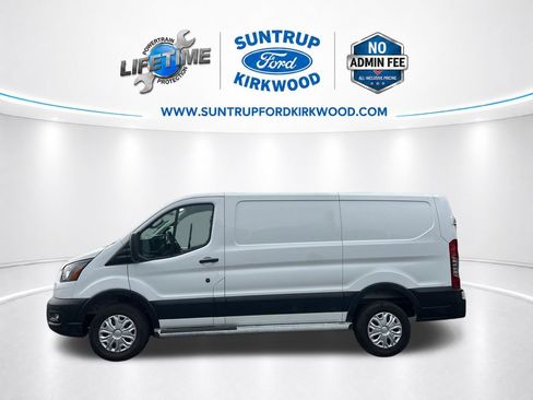 Used 2025 Ford Transit 250 Low Roof w/ Exterior Upgrade Package RWD image 2