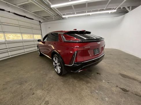 Used 2024 Cadillac Lyriq Luxury w/ LPO, Floor Liner Package image 4