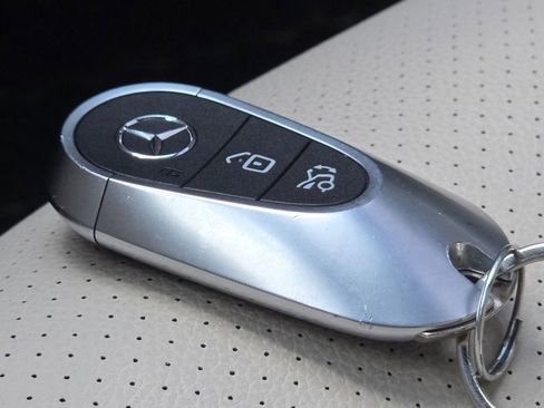 Certified 2025 Mercedes-Benz C 300 4MATIC Sedan image 37
