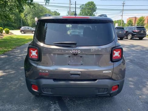 Used 2019 Jeep Renegade Latitude w/ Cold Weather Group AWD/4WD image 4