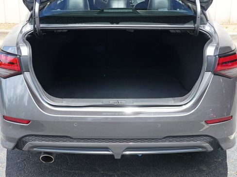 Used 2023 Nissan Sentra SR w/ SR Premium Package FWD image 9