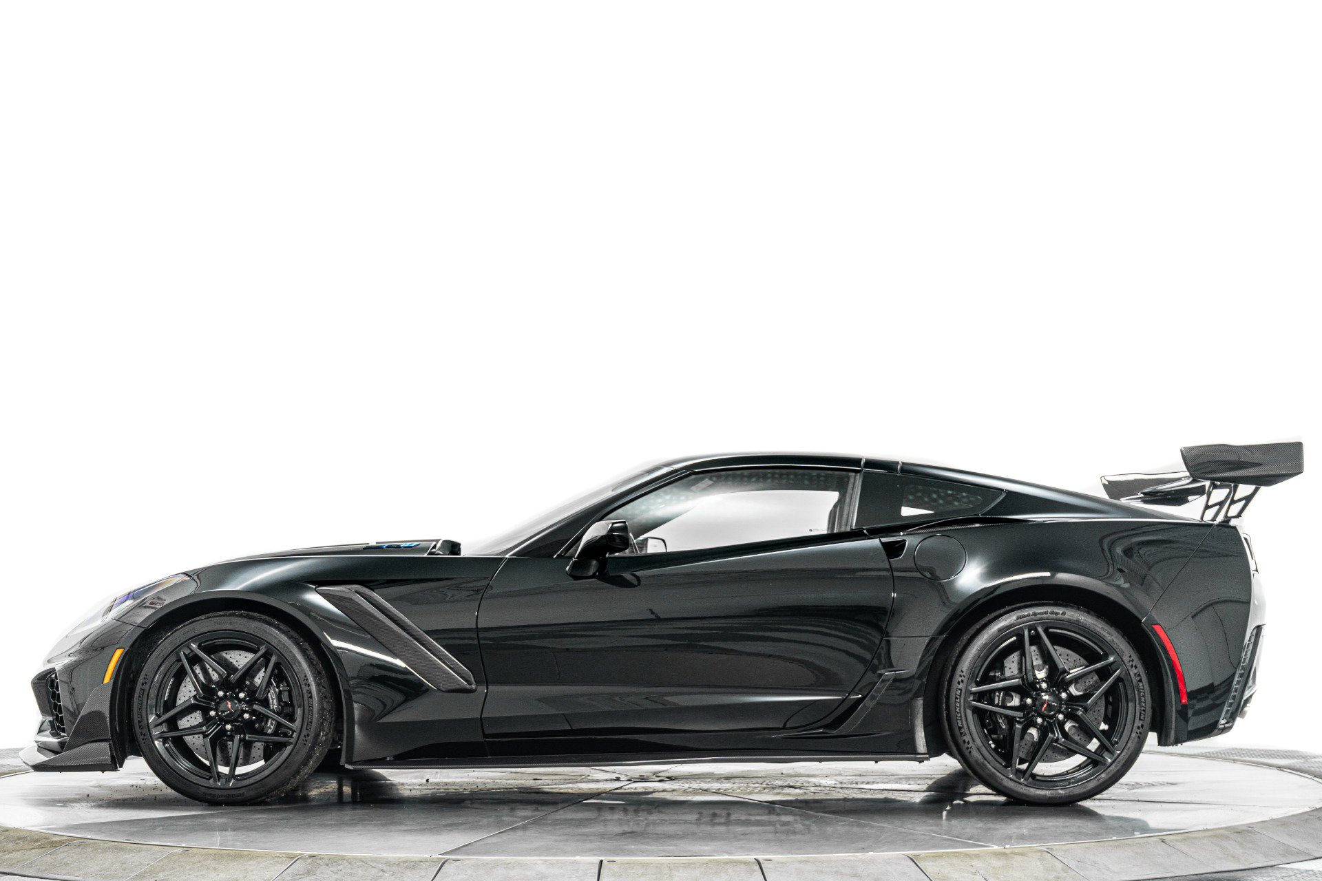 Used 2019 Chevrolet Corvette ZR1 w/ ZTK Track Performance Package RWD image 6