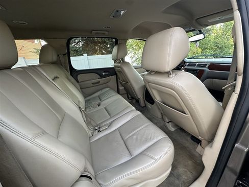 Used 2012 Chevrolet Suburban LT AWD/4WD image 13